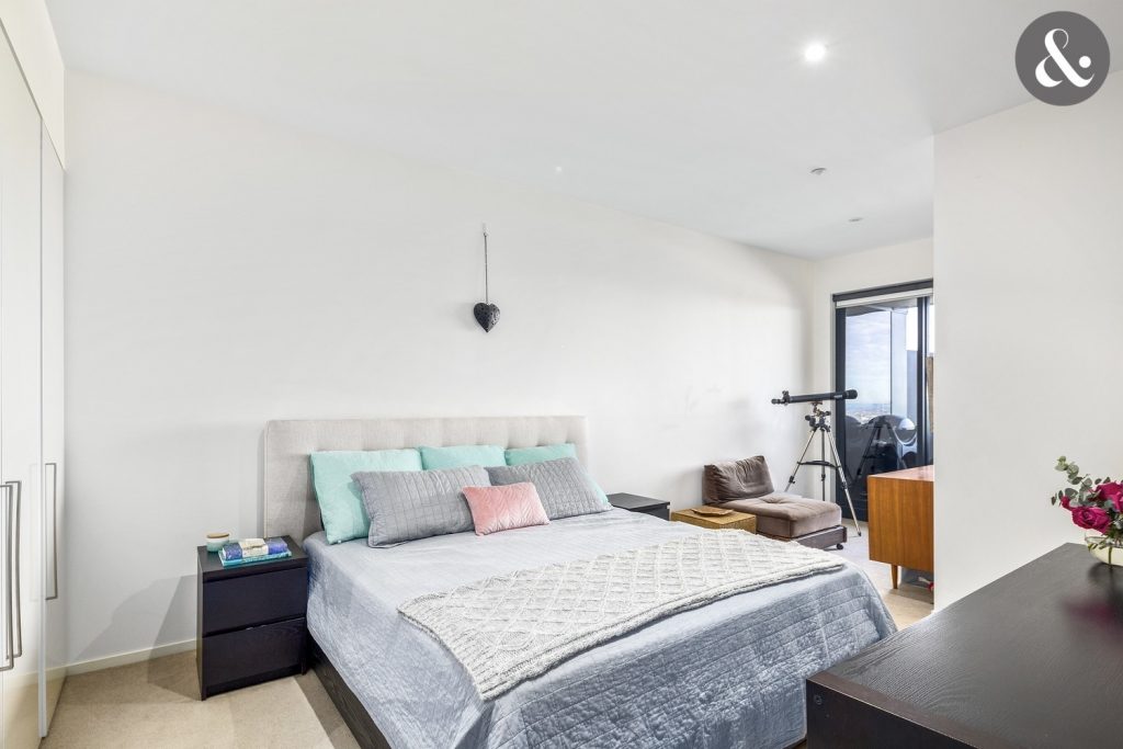 4202/7 Riverside Quay