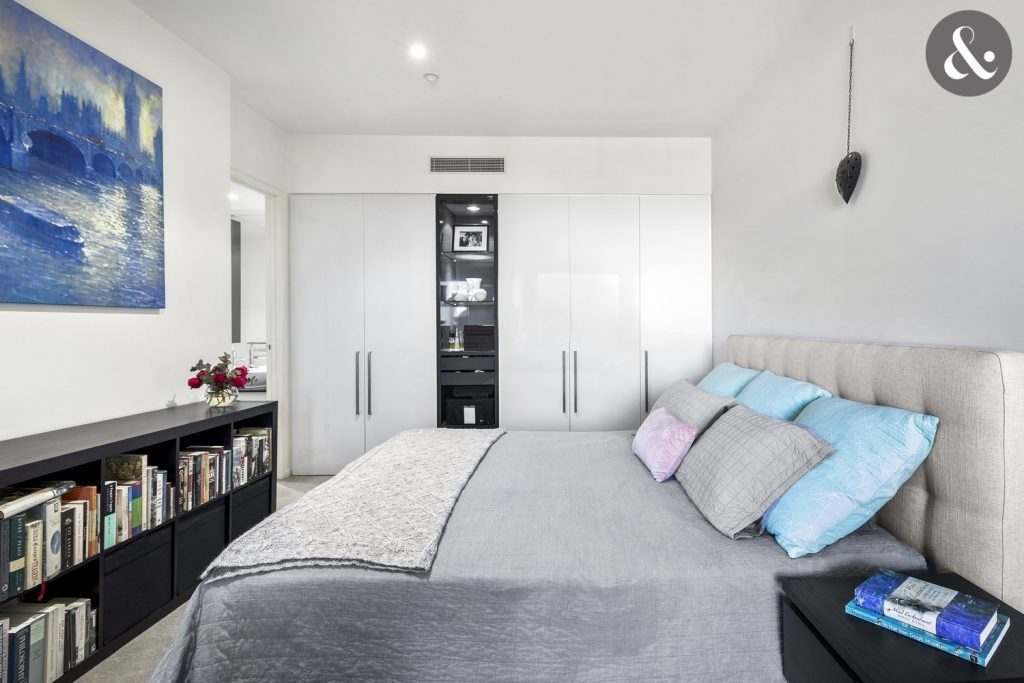4202/7 Riverside Quay