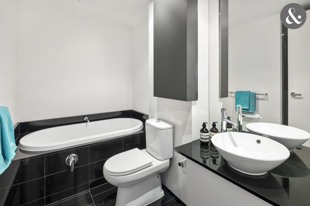 4202/7 Riverside Quay