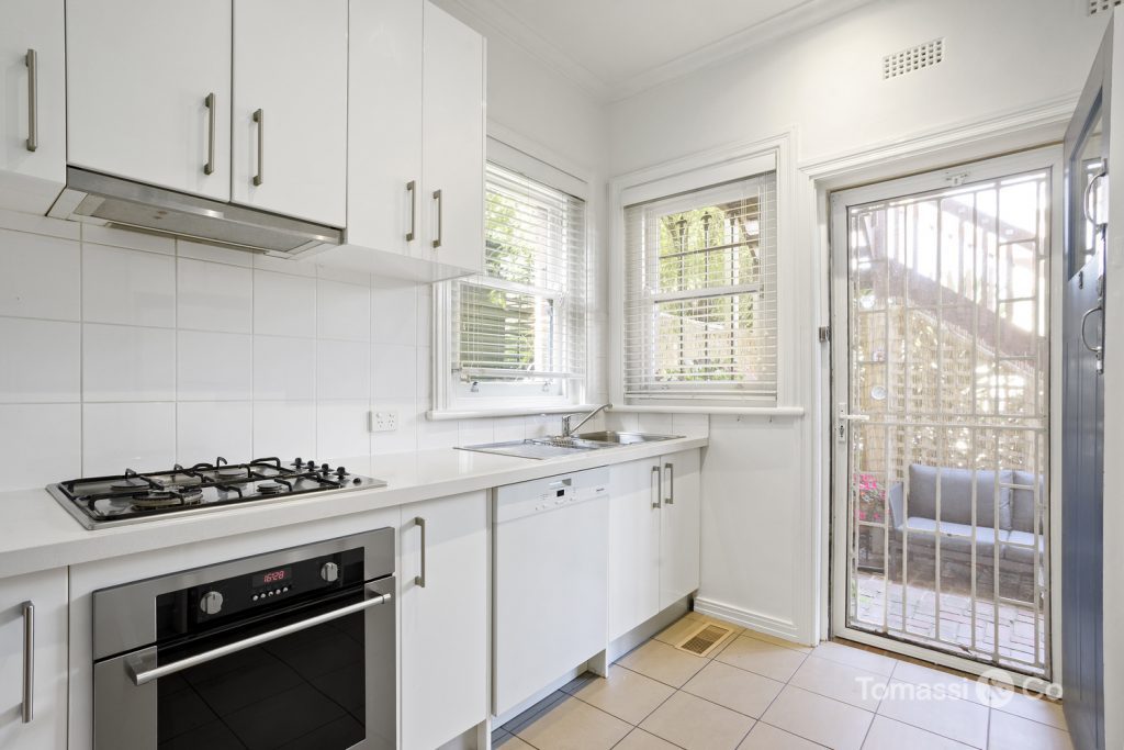 4/5 Marine Parade