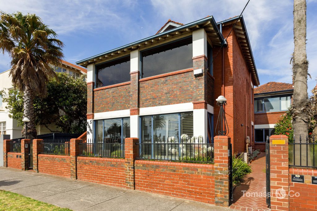 4/5 Marine Parade